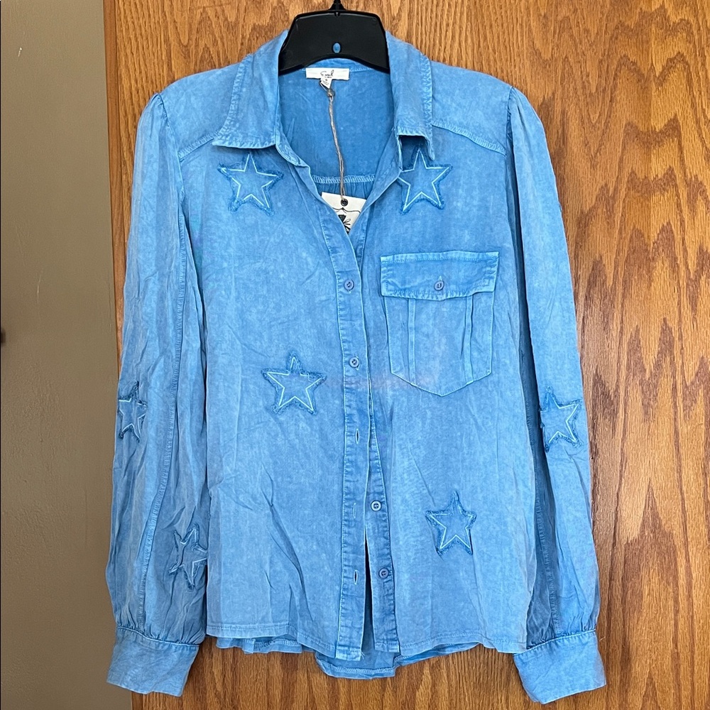 easel Blue Embroidered Star Button-Up Blouse